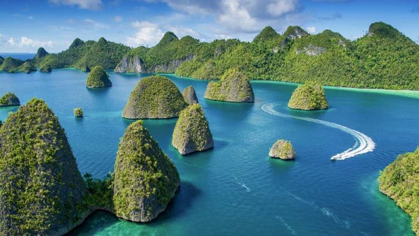 8 Famous Tourist Attractions in Indonesia which are Famous to Abroad