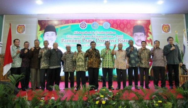 Bupati Siak Hadiri Silaturahmi dan Pembentukan Pengurus Keluarga Pamong Praja