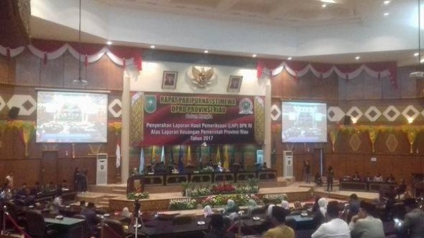 DPRD Riau Gelar Rapat Paripurna Penyerahan LHP BPK RI 