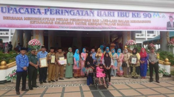 Pimpin Upacara Peringatan Hari Ibu Ke-90, Bupati Sukiman: Hari Spesial!