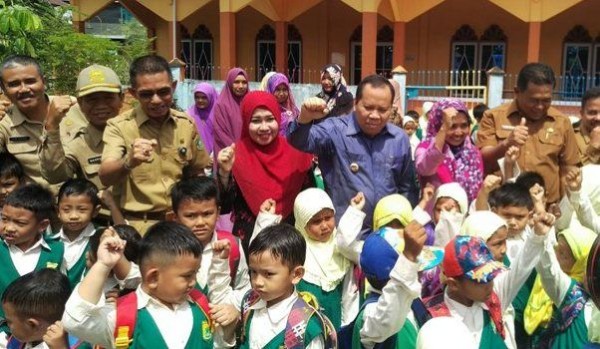 Bupati Irwan Kunjungi Panti Asuhan Tertua di Meranti
