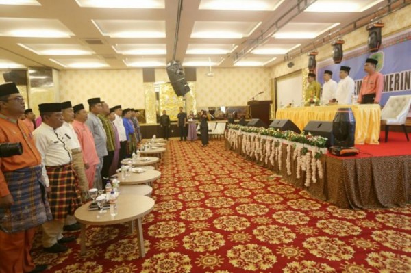 Bupati Kepulauan Meranti Ajak Kades Tertib Kelola APBDes