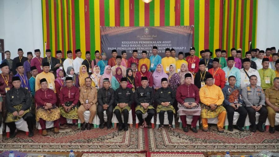 Buka Pembekalan Adat, Bupati Rohil Ajak Calon Penghulu Tidak Lakukan Money Politik