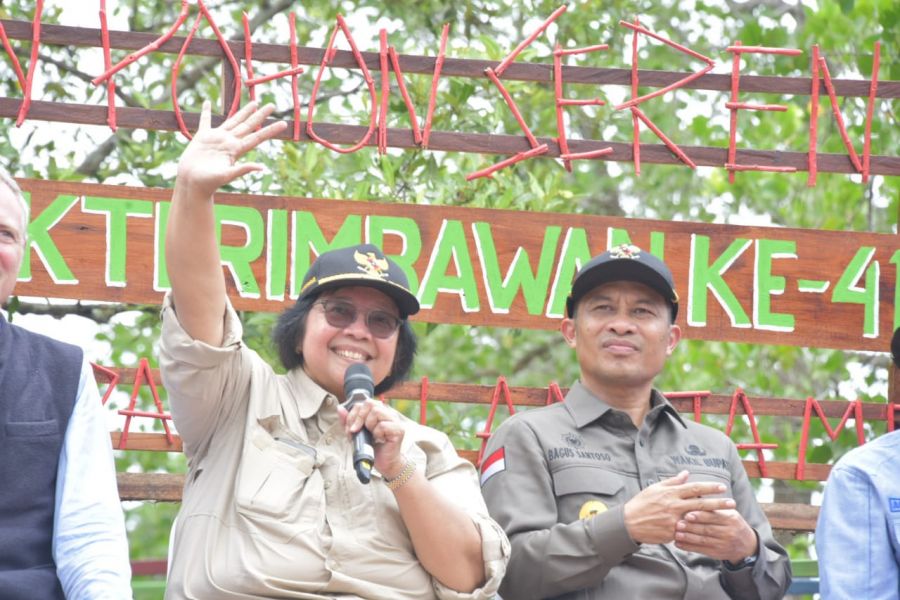 Bupati Bengkalis Sambut dan Dampingi Kunker Menteri LHK, Di Mangrove Education Center Dan Arboretum