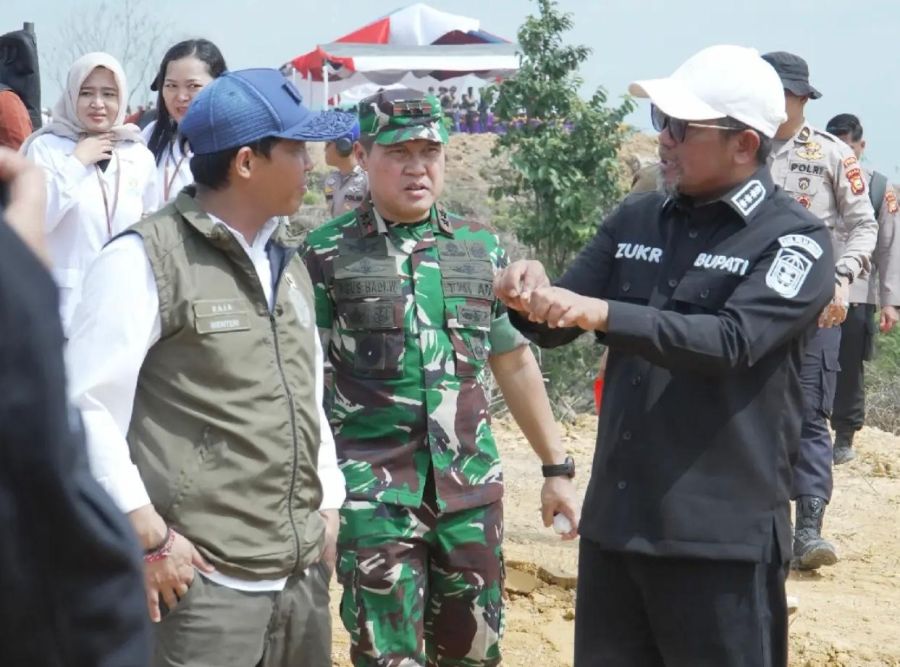 Bupati Pelalawan H. Zukri, SM.MM Dukung Reforestasi 2.574 Hektare di TNTN