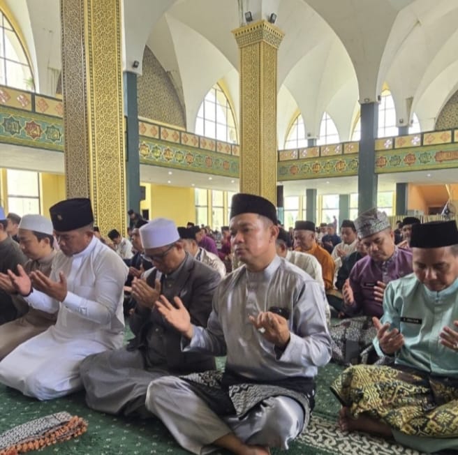 Bupati Pelalawan Perkuat Disiplin ASN dan Silaturahmi  Melalui Program Shalat Berjemaah