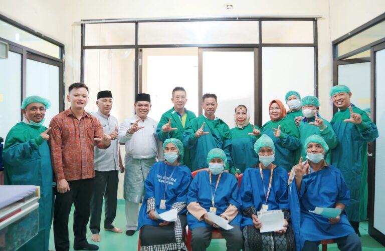 Bupati Rohil Buka Operasi Katarak Mata Gratis dari Lions Clubs