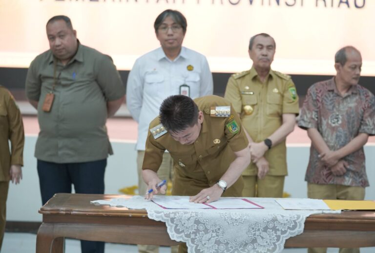 Bupati Rohil Mengikuti Rapat Koordinasi Terkait Participating Interest 10% Diwilayah Kerja Rokan