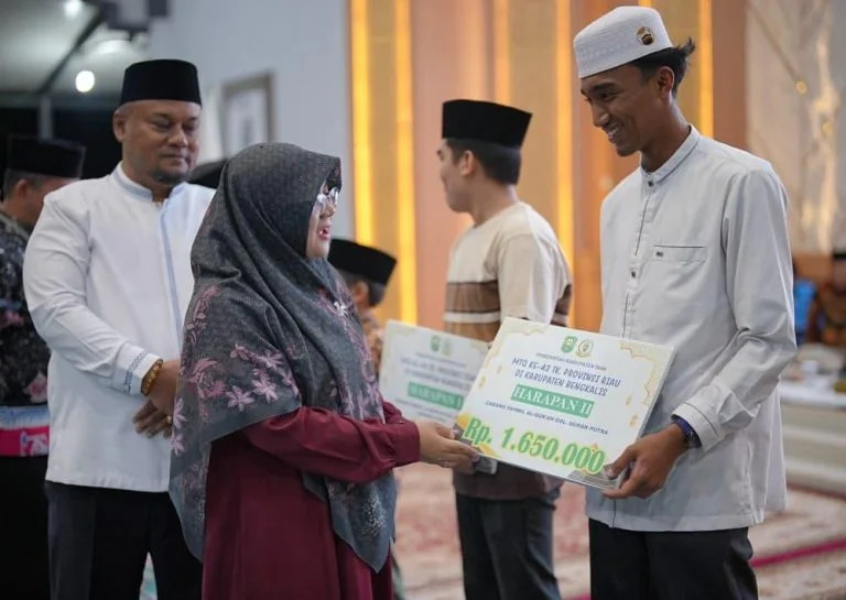 Bupati Siak Berangkatkan Kafilah MTQ ke Tingkat Provinsi, Tekankan Pentingnya Menjaga Marwah Daerah