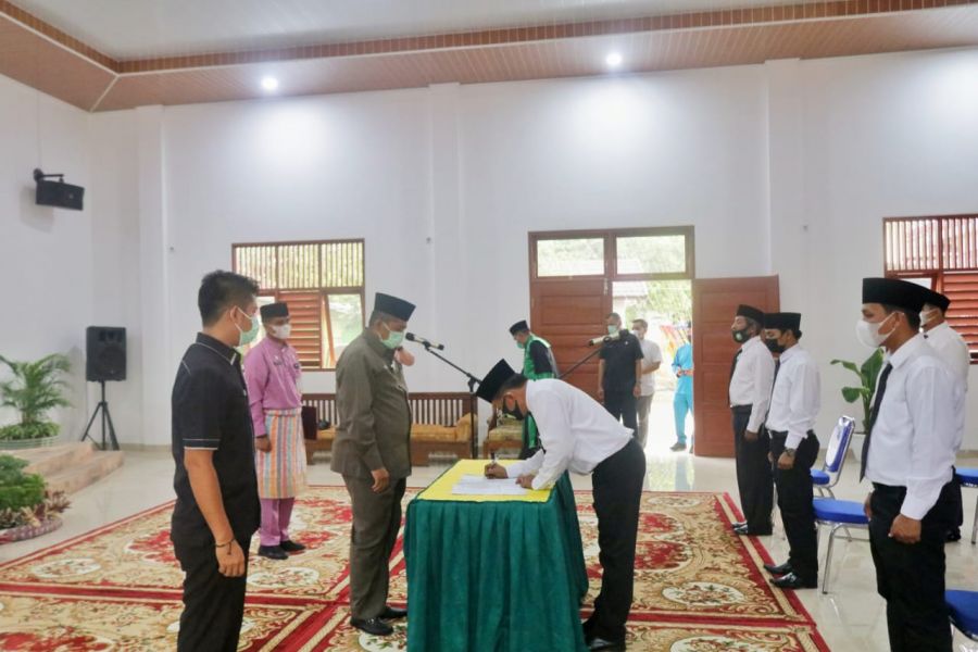 Bupati Siak Lantik 9 Anggota Bapekam, Harapkan Menjadi Mitra Pemerintah Kampung