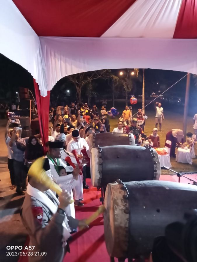 Diiring dengan Mobil Hias, Bupati H Zukri Lepas Pawai Takbir Idul Adha 1444 H