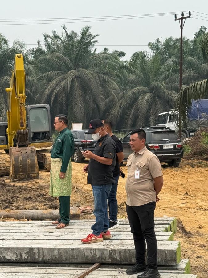 Husni Tamrin Tinjau Pembangunan Masjid TARO Al-Jannah di Jalan Lingkar Pangkalan Kerinci Timur, Usung Arsitektur Khas Melayu
