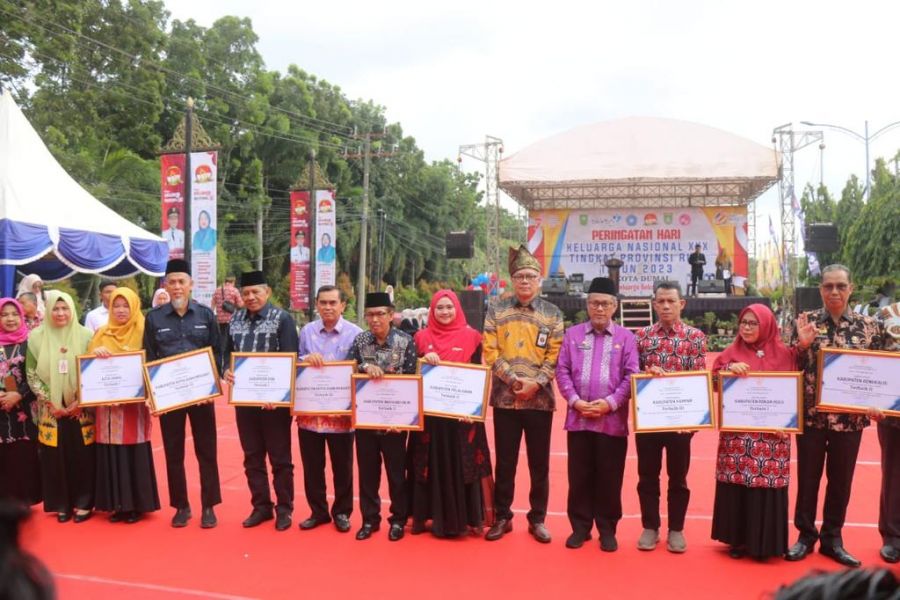 Kabupaten Pelalawan Raih Banyak Penghargaan Pada Peringatan Harganas Ke-30 Tingkat Provinsi Riau