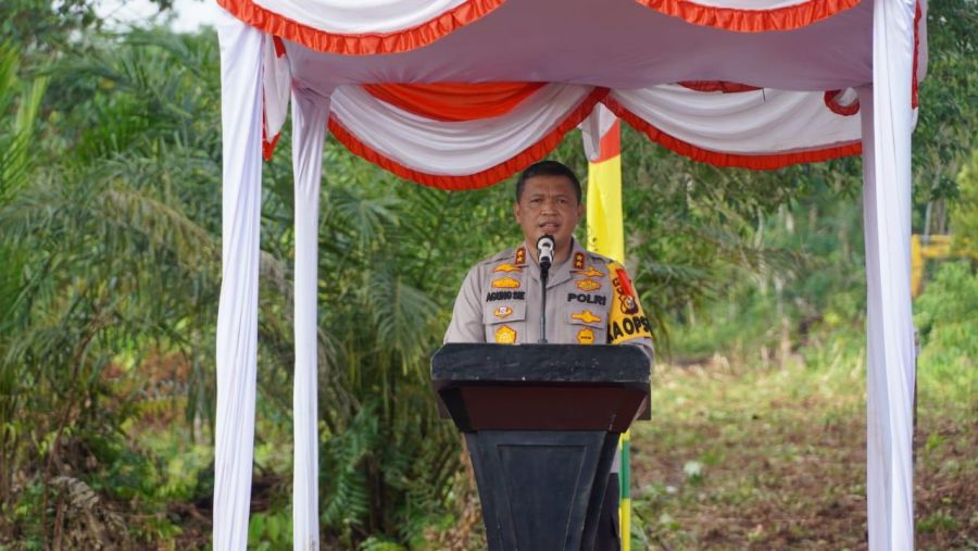 Kapolda Riau letakkan Batu Pertama pembangunan 2 Ponpes di Kabupaten Siak