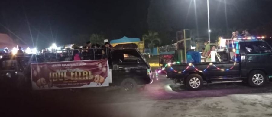 Pemdes Ulu Pulau Kecamatan Bantan Gelar Pawai Takbir Keliling Bersama Masyarakat