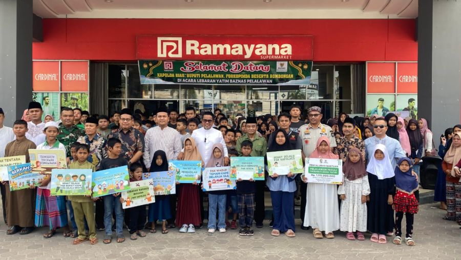 Ratusan Anak Yatim Tersenyum di Ramayana, Zukri Dampingi Belanja Baju Lebaran