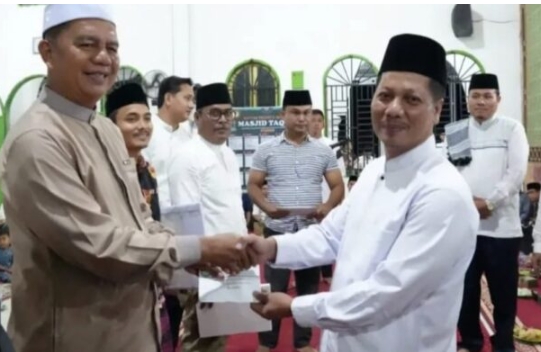 Safari Ramadhan di Pulau Lancang Benai, Wabup Kuansing Tegaskan Komitmen Pembangunan dan Salurkan Bantuan