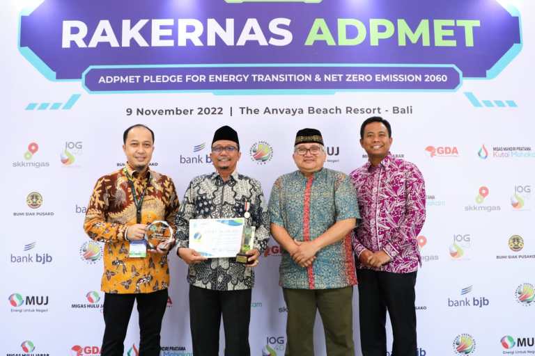 Siak Terima Penghargaan Kategori Capaian Kinerja Daerah Anggota ADPMET Dalam Penggunaan Energi Terbarukan