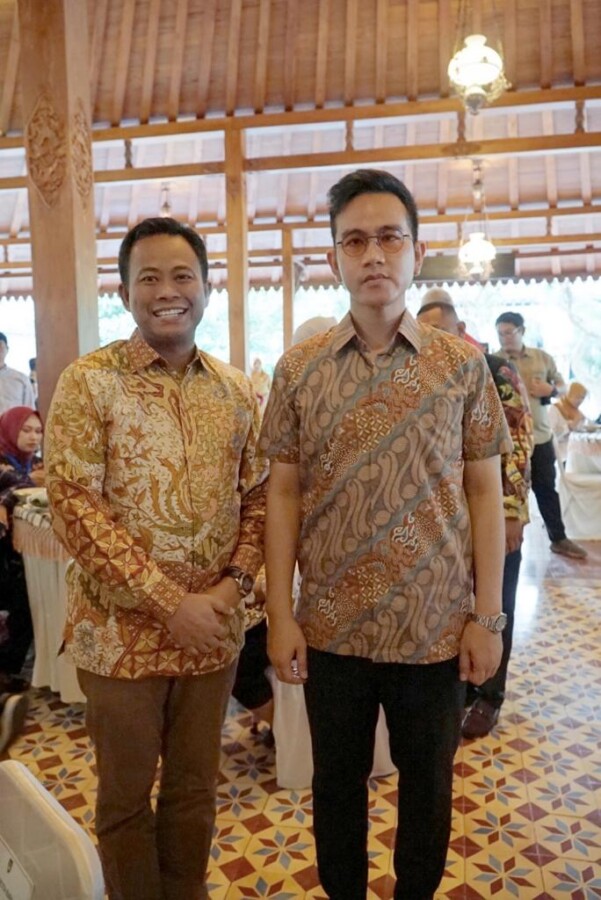 Wabup Rohil H.Sulaiman Azhar dan Wakil Kepala Daerah Se-Tanah Air Dipamerkan Mobil Listrik