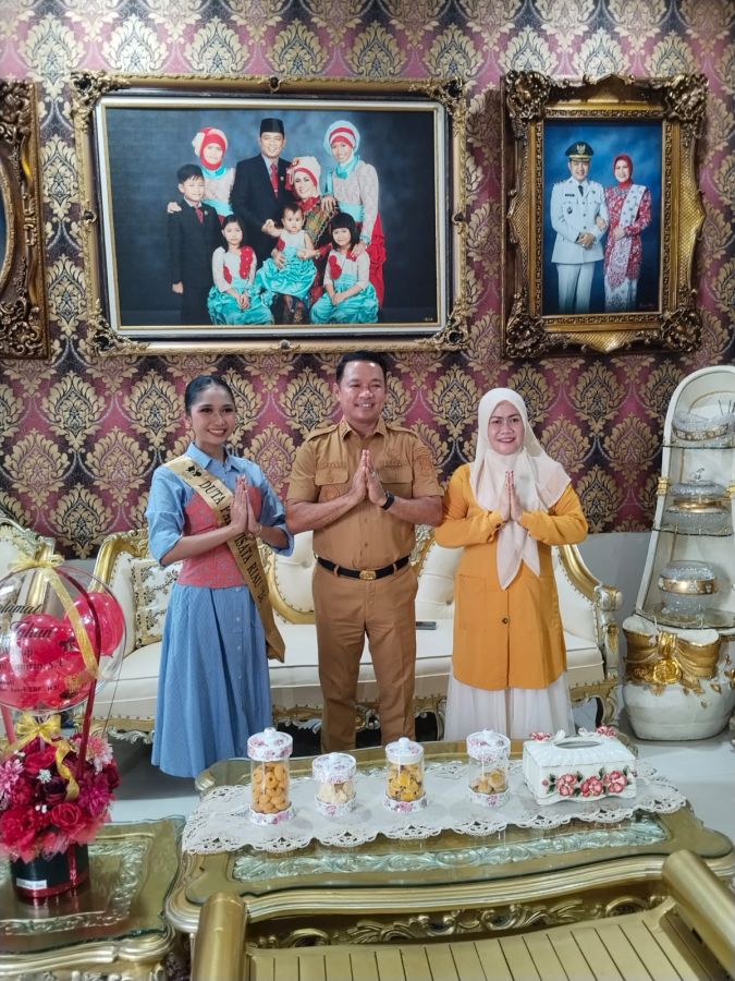 Wakil Bupati Pelalawan H. Husni Tamrin, S.H. dan Istri, Hj. Rohani Tamrin, S.E., Dukung Penuh Wahyu Trinanda Puteri Menuju Grand Final Duta Pariwisata Riau 2026