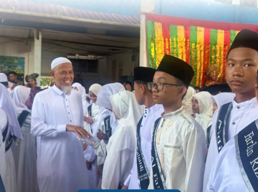 Wali Kota Paisal Hadiri Wisuda Tahfidz SMPN 1 Dumai, 141 Siswa Raih Capaian Hafalan Al-Quran