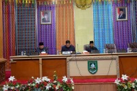 Ketua DPRD Kabupaten Bengkalis H Abdul Kadir  memimpin sidang Paripurna